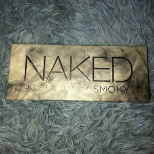 Urban Decay Naked Smoky pallet